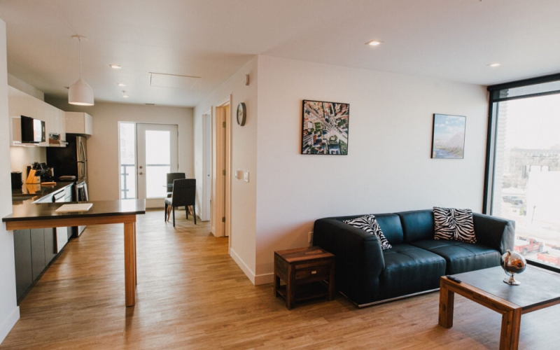 Furnished 1 Bedroom Apartment in Winnipeg | Stradbrook Building