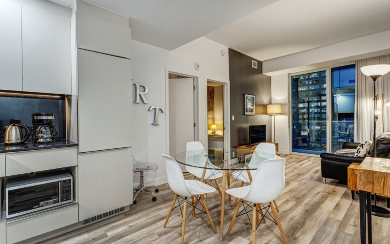 Furnished 2 Bedroom Apartment in Montreal | Stanbrooke Building